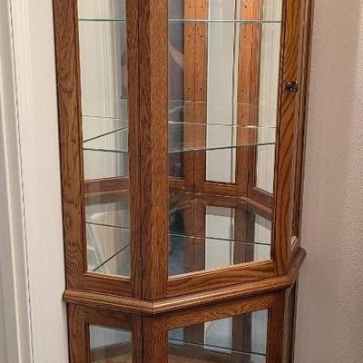 Corner Hutch