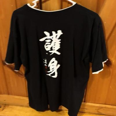 Jen8934 vintage black and white graphic t shirt size medium