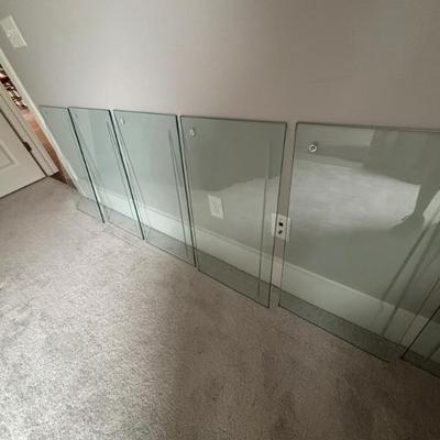 6 glass shelves available 