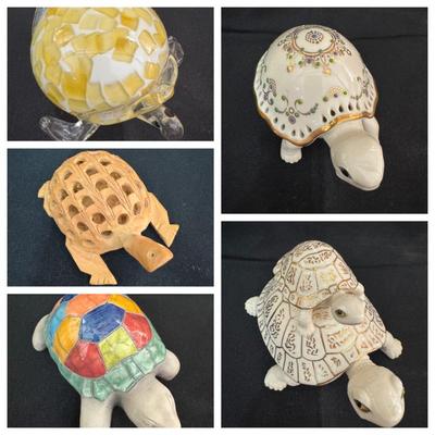 Turtle figurines