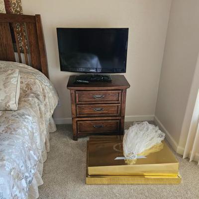 Sale Photo Thumbnail #15: Nightstand