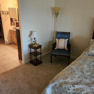 Sale Photo Thumbnail #17: Lamp/Chair