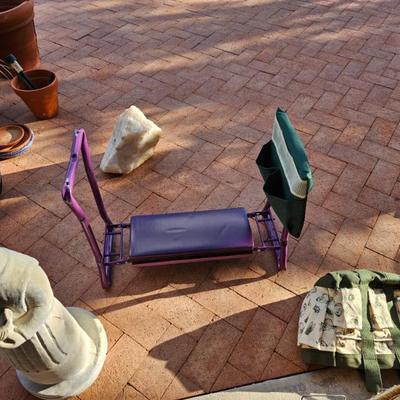 Sale Photo Thumbnail #79: Garden Kneeling Bench