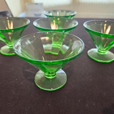 Uranium glass set of 5