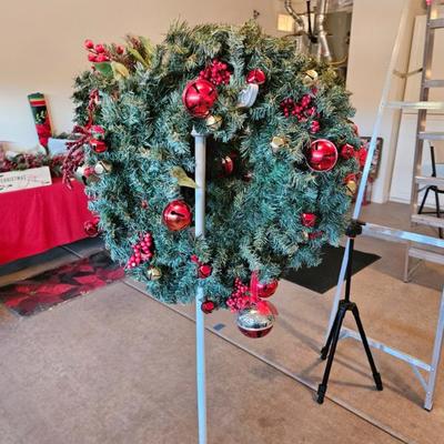 Sale Photo Thumbnail #103: Christmas Wreaths