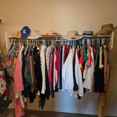 Sale Photo Thumbnail #8: Women's Clothing
