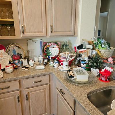 Sale Photo Thumbnail #131: Kitchen Items