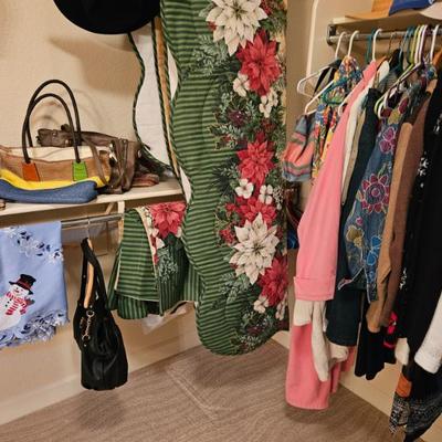 Sale Photo Thumbnail #4: Women's Clothing