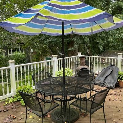 Outdoor 4 ft Table & Four Chairs 