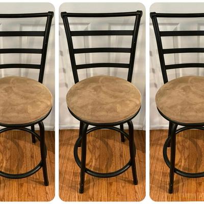 Cheyenne Industries Swiveling Bar Stools (3 Count)