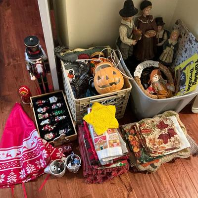 Christmas, Halloween, & Fall/Thanksgiving Decor