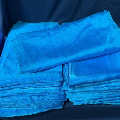 Set Of 22 Semi Sheer Table Cloths 90x90 