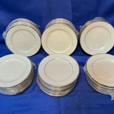 Homer Laughlin Classic Gold Rim China Bread Plates (24 Count) (MRO9)