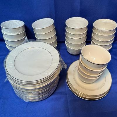 Homer Laughlin Classic Gold Rim China (24 Soup Cups, 24 Bread Plates) (MRO5)