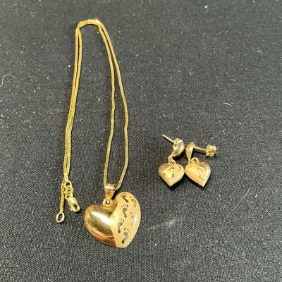 14kt Gold Footprints In The Sand Necklace And Earring Set (6.3g)