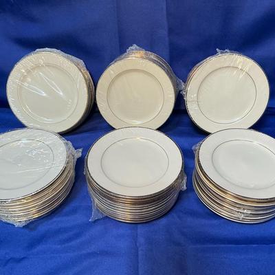 Homer Laughlin Classic Gold Rim China Bread Plates (24 Count) (MRO8)