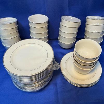 Homer Laughlin Classic Gold Rim China (24 Soup Cups, 24 Bread Plates) (MRO6)