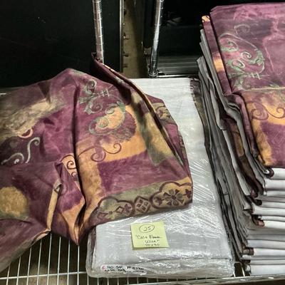 25 Casablanca Wine 90x90 Tablecloths 