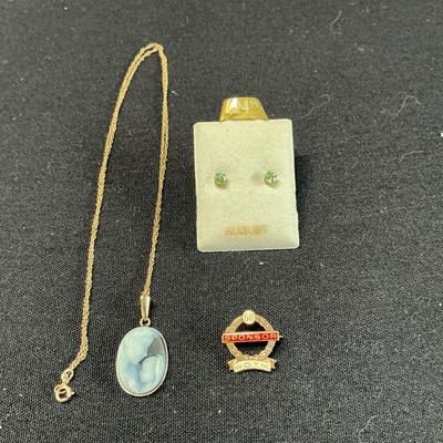 10kt Gold Necklace, Peridot Earrings And Pin