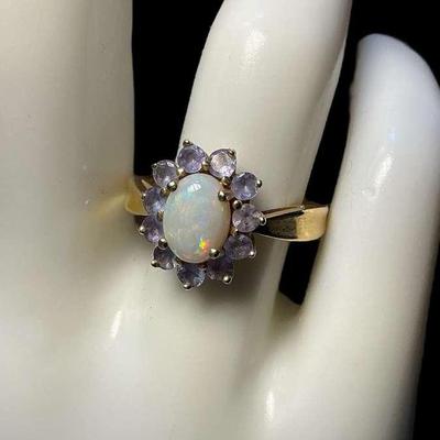 14k Gold Australian Opal Purple Stone Ring (Size 7.25) (3.88 Grams)