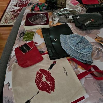 Sale Photo Thumbnail #127