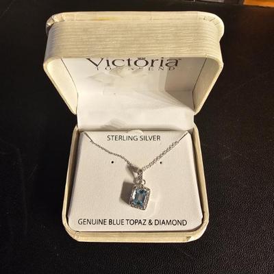 Silver Necklace with Blue Topaz and Diamond