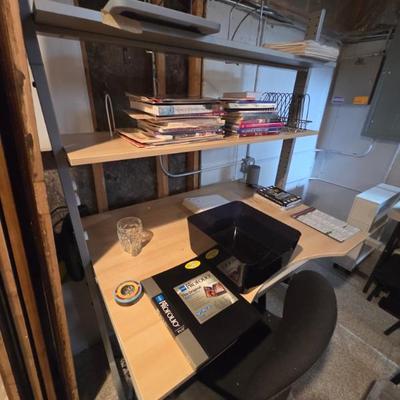 Sale Photo Thumbnail #13: Desk