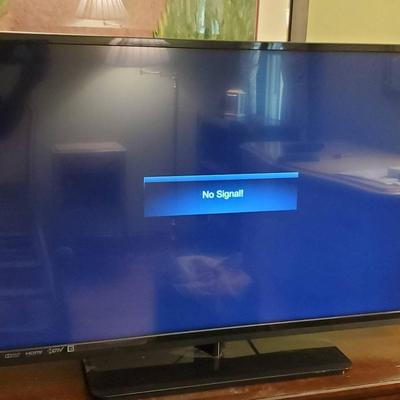 39" Vizio Flat Screen TV w/ Remote 