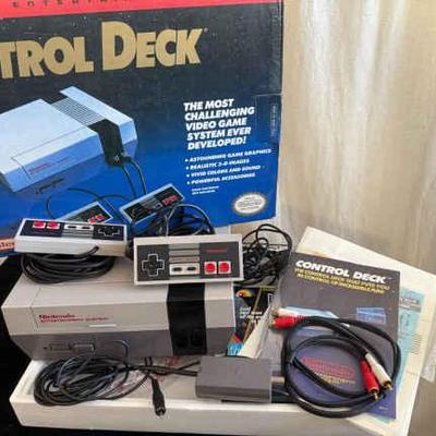 1985 like new nintendo control deck nes 001 ms pack man game