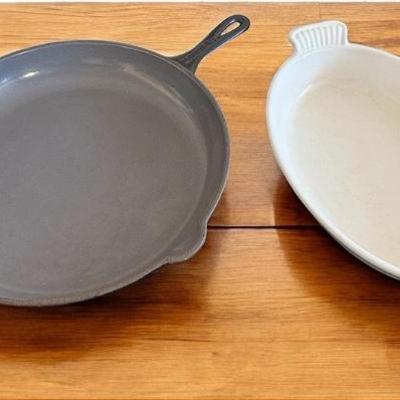 Le creuset enameled cast iron skillet oval baker