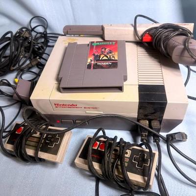 1985 nintendo game system nes 001 game gauntlet tengen
