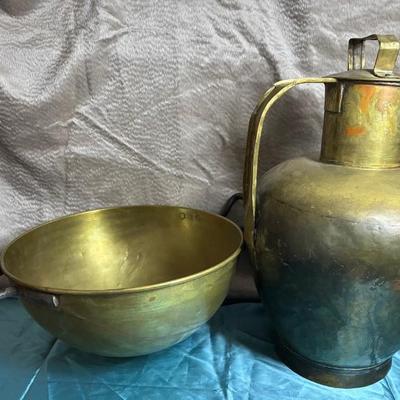 Antique brass jug with handle and brass candy kettle