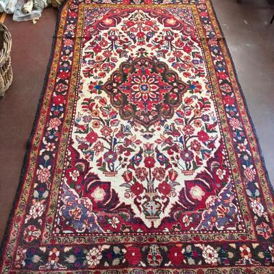 Vintage wool sarouk persian rug