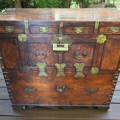 Korean zelkova wood blanket chest 19th century with lock