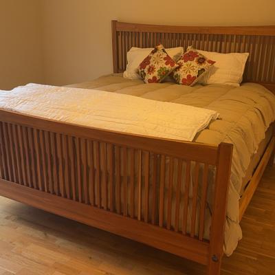 Richardson Brothers Company King Size Bed Frame 