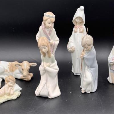 Lladro Porcelain Nativity Set – 11 Pieces