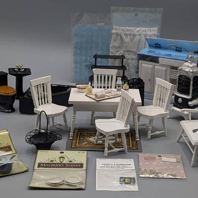 Miniature Dollhouse Kitchen and Bathroom Items