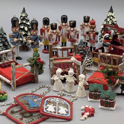 Christmas Dollhouse Miniatures