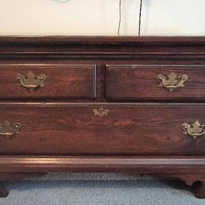 Gushman Colonial With 3 Drawers