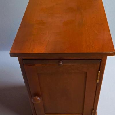 Ethan Allan Townhouse Collection End Table 