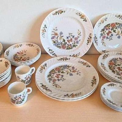 Aynsley Cottage Garden Bone China 