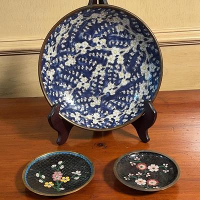 Vintage Japanese Porcelain Pottery Bowl & 2 Small Bowls 