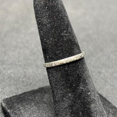 14K Gold Antique Band Ring | Floral Engraved Design | Total Weight 0.75g