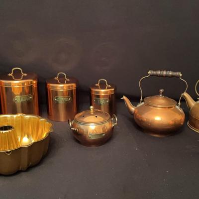 Old Dutch Copper Canister Set With Tea Pots, Bundt Pan & Potpourri Pot