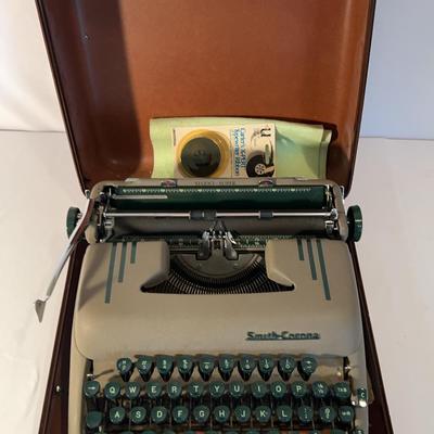 Vintage Smith-Corona Silent-Super Portable Typewriter In Case