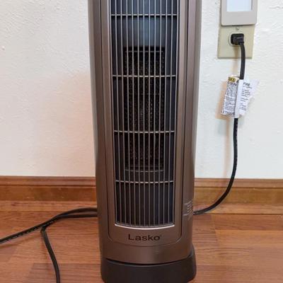 Lasko Movable Air Ceramic Heater With Remote, Model 5538, Lot 3