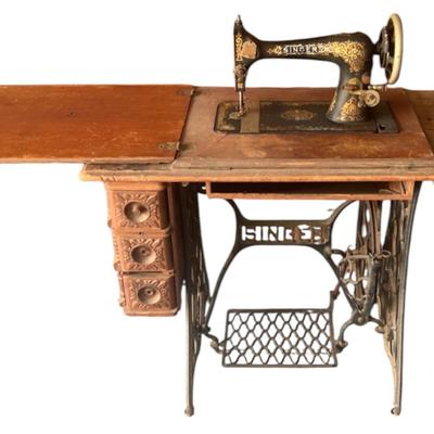 Antique Singer Treadle Sewing Machine W/Wooden Cabinet