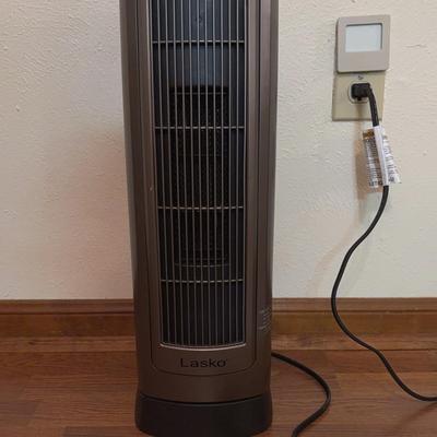 Lasko Movable Air Ceramic Heater With Remote, Model 5538, Lot 2