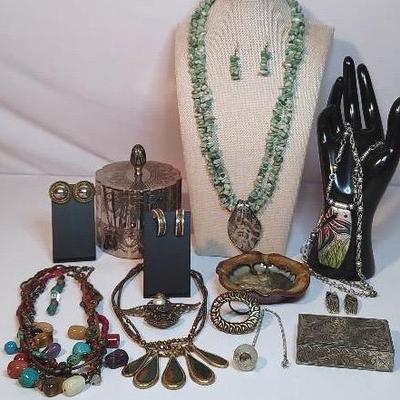 Very Pretty And Unique Jewelry And Lined Box