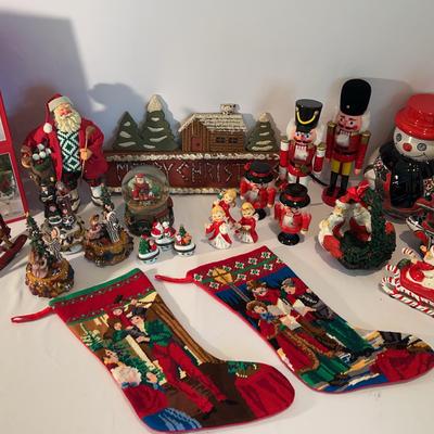 Vintage Christmas Decorations- Santa, Nutcrackers, Snow Globe & More!